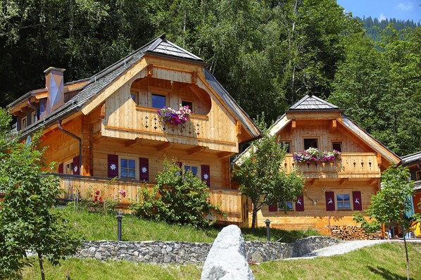 Exterior - Chalet in Wildkogel Near ski Slopes (Neukirchen am Grossvenediger)