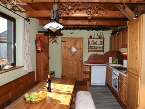 Private kitchen - Cabin in Brixental by Ski Lift Access (Mittersill)