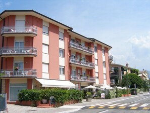 Exterior - Apartment in Garda Near Shopping (Garda)