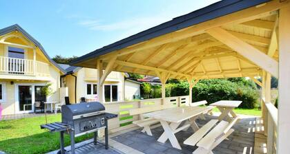 Comfortable Holiday Homes, Pool, Jacuzzi