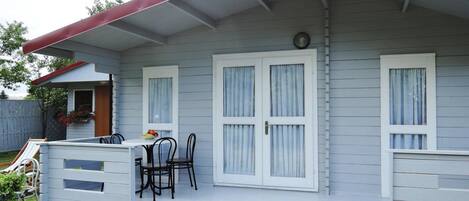 Bungalow | Outdoor dining