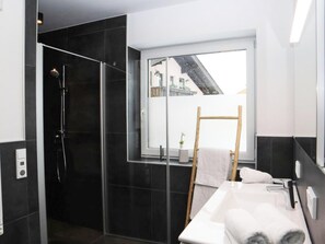 Apartment | Bathroom - Apartment in Bramberg Near Cable Car (Bramberg am Wildkogel)
