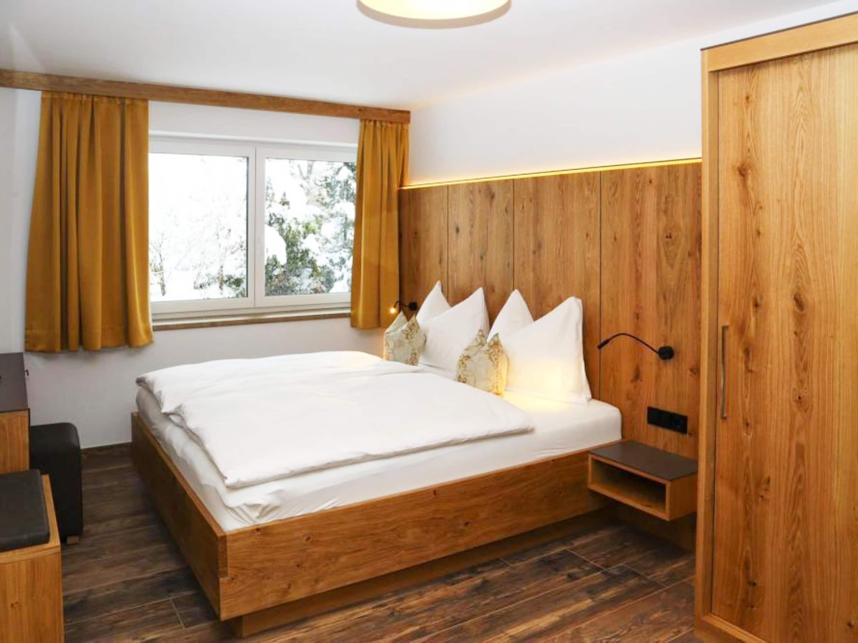 Apartment | 1 bedroom, individually furnished, bed sheets