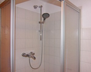 Apartment | Bathroom - Wohnung in Wenkendorf mit Garten (Fehmarn)