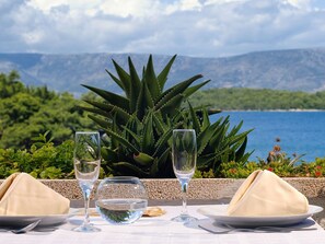 Apartment | Dining - Apartments Fontana Resort in Jelsa, With Swimming Pool (Jelsa)