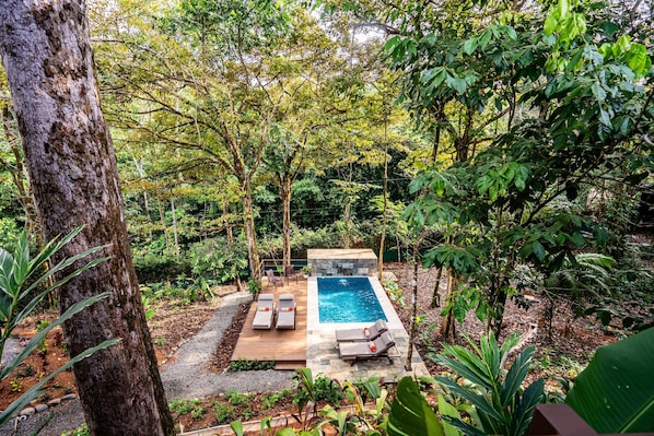 Huis, 3 slaapkamers, privézwembad, uitzicht op tuin | Zwembad | Een buitenzwembad