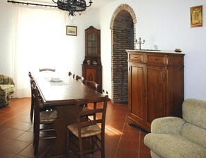 Apartment | Dining - Country House in Chiusdino With Panoramic Views (Chiusdino)