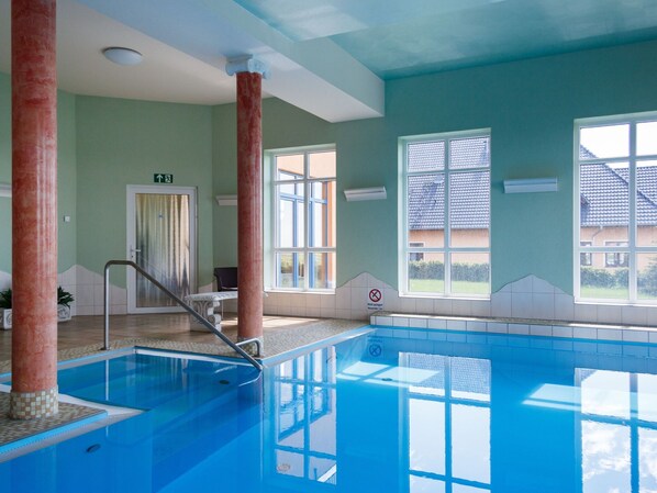 House | Pool | Indoor pool, outdoor pool - Seepark Auenhain am Markkleeberger See in Markkleeberg (Markkleeberg)