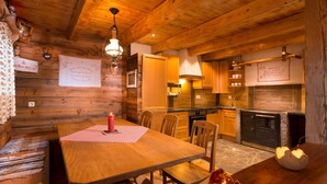 Chalet | Dapur peribadi | Kerusi tinggi
