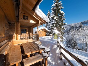 Chalet | Dining - Chalet in St. Martin With Sauna & Hot Tub (Sankt Martin am Tennengebirge)