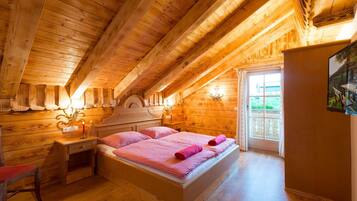 4 bedrooms, bed sheets