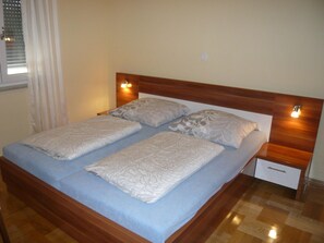 3 habitaciones y muebles diferentes