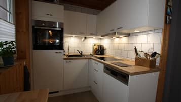 House | Private kitchen | Electric kettle, toaster, high chair