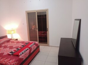 1 bedroom, bed sheets