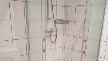 Room, 1 Bedroom | Bathroom