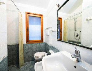 Apartment | Bathroom - Residence Villaggio Danubio, Bibione Spiaggia (San Michele al Tagliamento)