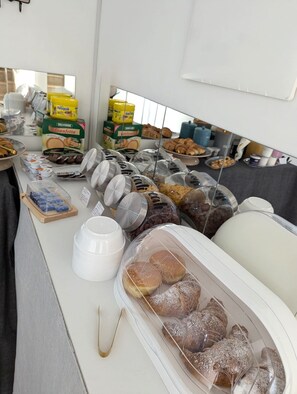 Dining - the original sin_Adam (Matera)