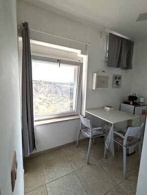Dining - The original sin_Eve (Matera)