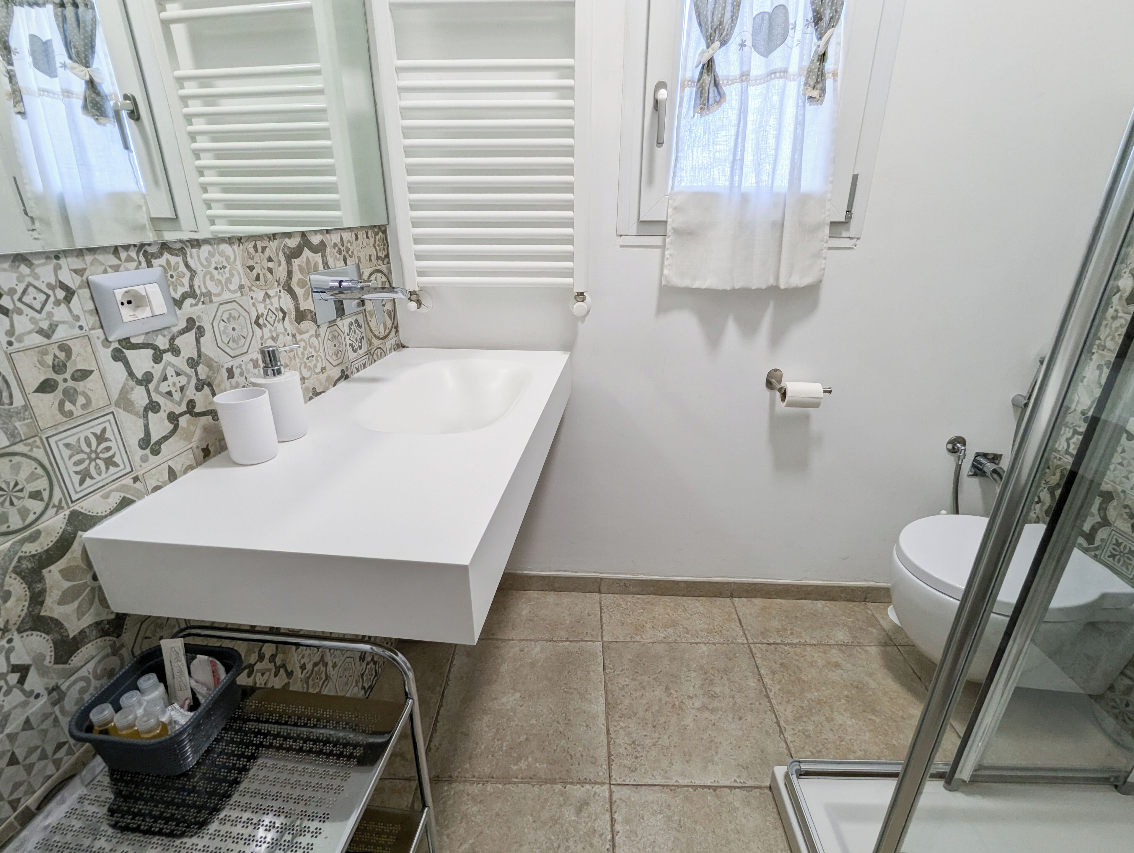 Hair dryer, towels