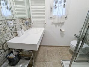 Hair dryer, towels