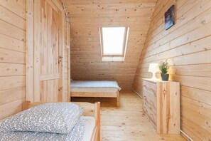 House | 2 bilik tidur, cadar katil