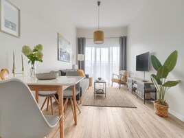 Apartment | Dining