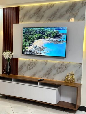 Télévision à écran plat