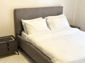 1 bedroom, desk, laptop workspace, free WiFi