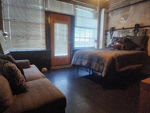 1 bedroom, desk, iron/ironing board, free WiFi