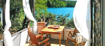 A Wonderful Holiday Home With Lake Access