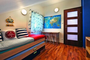 Huis | 3 slaapkamers, individueel gemeubileerd, een strijkplank/strijkijzer