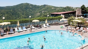 Apartment | Pool | Outdoor pool