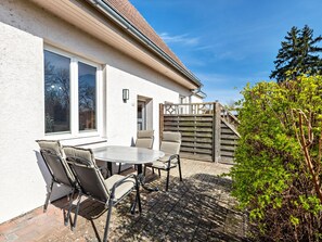 Dining - Apartment on Lake Muritz With Marina Access (Buchholz)