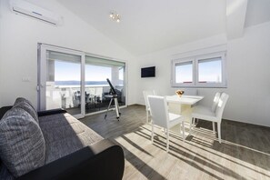 Apartment | Living area - Apartment in Sveti Petar With Balcony and Seaview, at the Beach (Sveti Filip i Jakov)