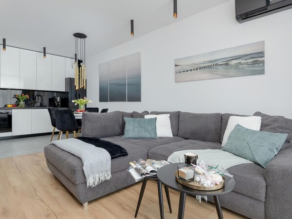 Apartment | Living area - Apartment Overlooking the River, Pool, Dziwnow (Dziwnów)