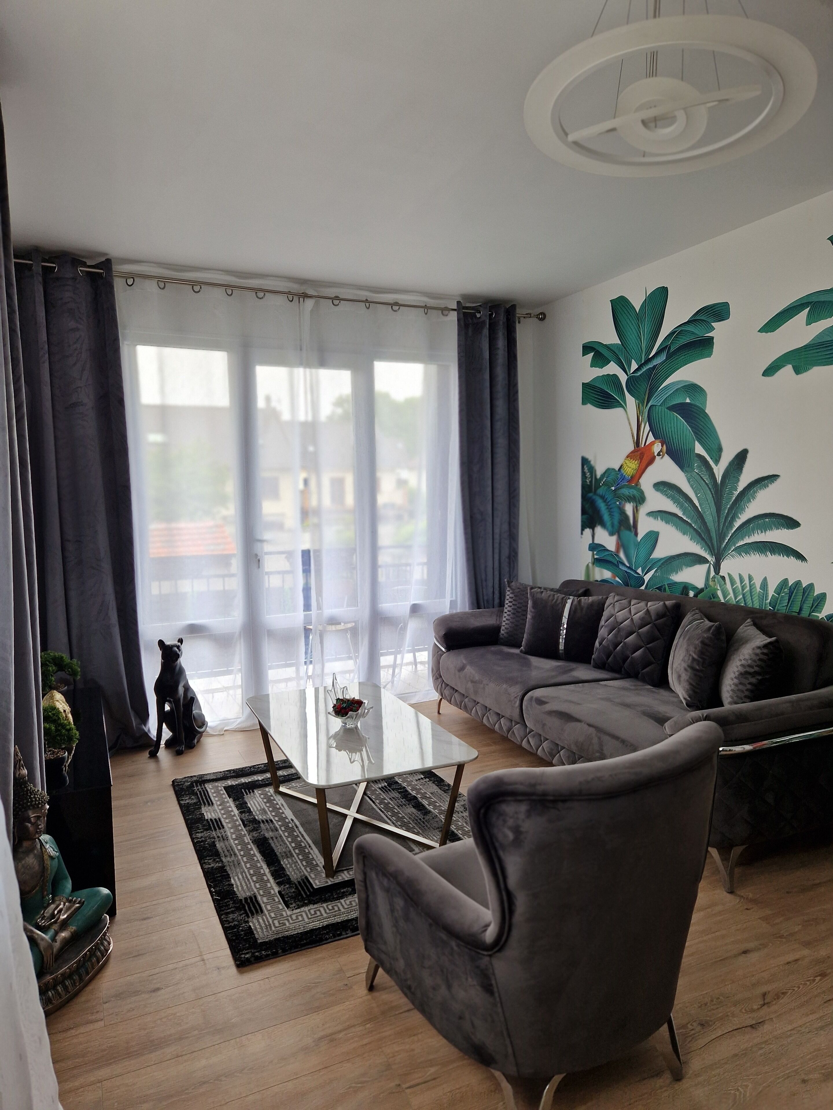 智能電視、乒乓球設施