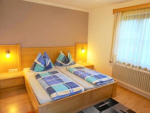 1 habitación y ropa de cama
