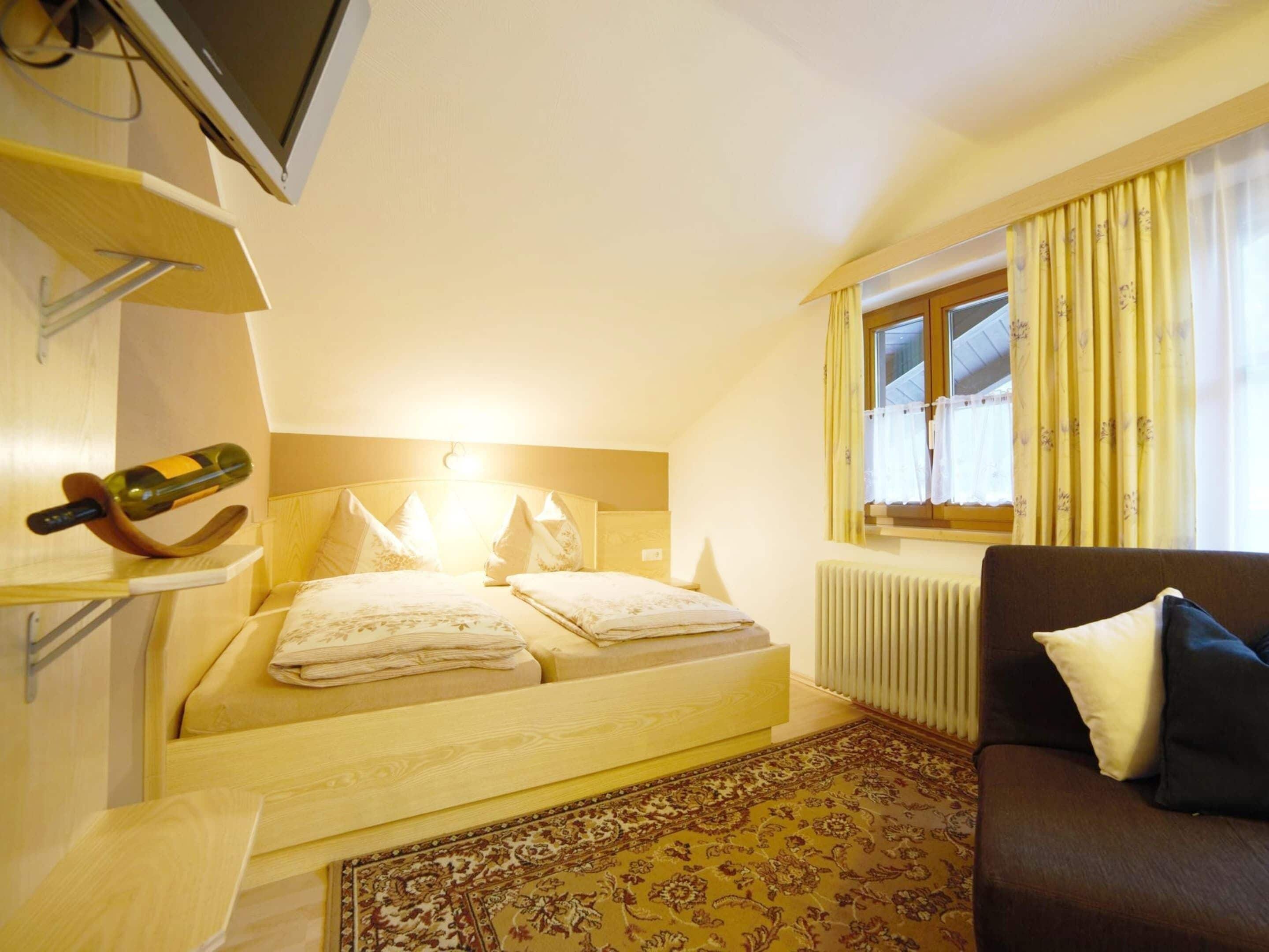 Apartment | 1 bedroom, bed sheets