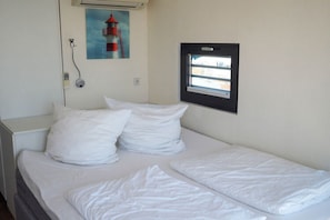 Mobile Home | 2 bedrooms, individually furnished