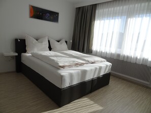 Apartment | 2 bedrooms, individually furnished, bed sheets