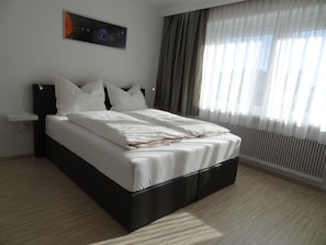 Apartment | 2 bedrooms, individually furnished, bed sheets