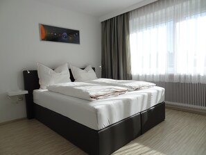 Apartment | 2 bedrooms, individually furnished, bed sheets