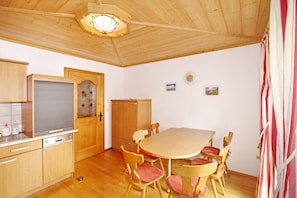 Apartment | Dining - House in Krimml Near Waterfalls & Hiking Trails (Krimml)