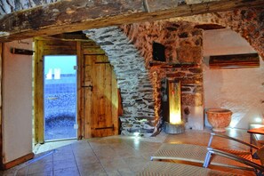 Apartment | Reception - Apartment in Pellizzano With Paid Sauna (Pellizzano)