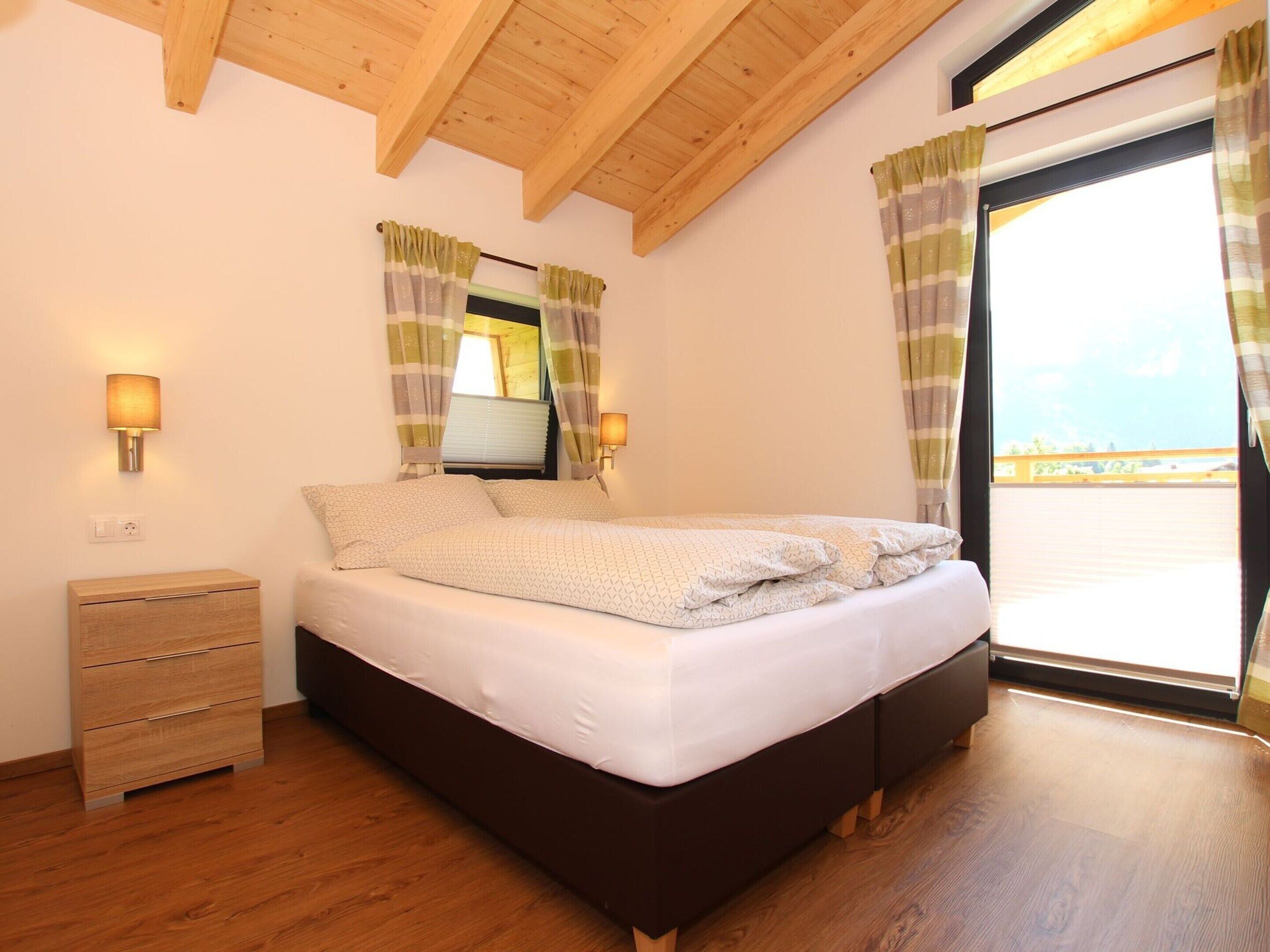 3 bedrooms, individually furnished