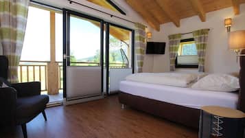 3 bedrooms, individually furnished