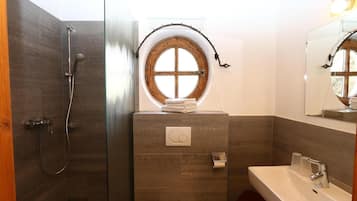 House | Bilik Mandi