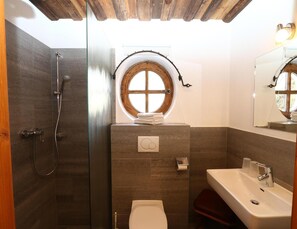 House | Bathroom