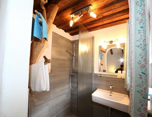 Bathroom - Holiday Home in Grossarl With Mountain Views (Grossarl)