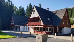 Exterior - Lovely Apartment in Breitenbrunn With Shared Sauna (Breitenbrunn/Erzgeb.)